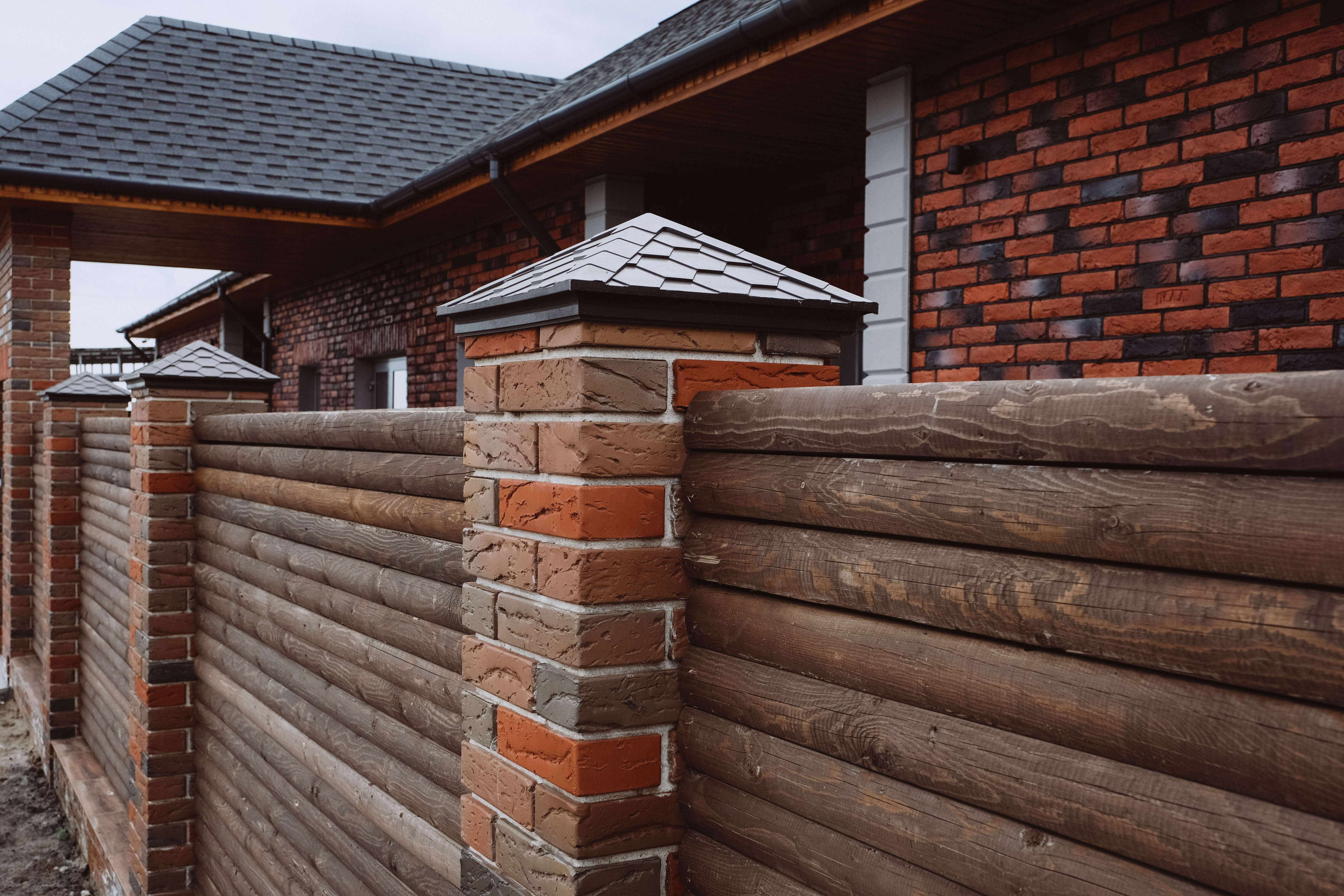 Колпак Zking Эверест Коричневый на столб 1.5х1.5 кирпича (390х390мм) в Ялте фото